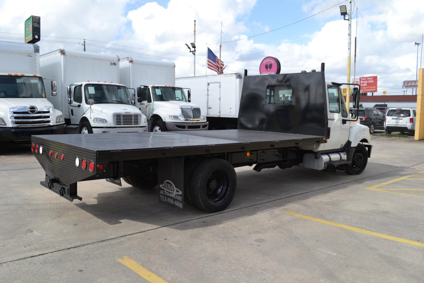 2014 WHITE /BLACK INTERNATIONAL TERRASTAR with an MAXXFORCE 7 6.4L 220HP engine, ALLISON 1000 6SPD AUTOMATIC transmission, located at 9172 North Fwy, Houston, TX, 77037, (713) 910-6868, 29.887470, -95.411903 - Photo#4